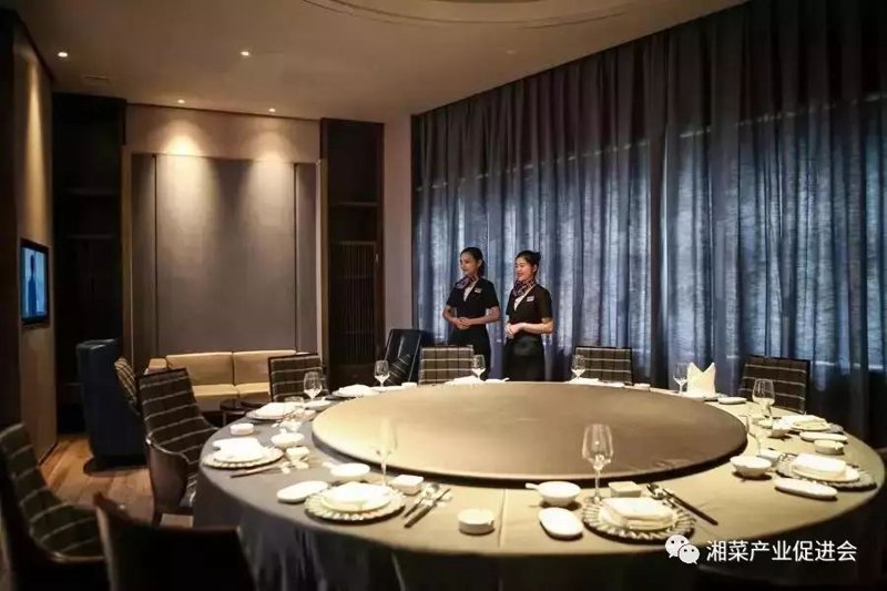 品味餐饮新风尚：吾家美食吸引无数食客
