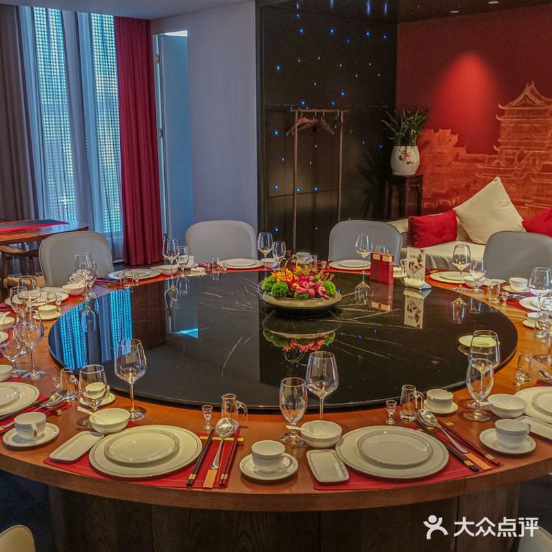 如何选择一家适合商务宴请的餐厅